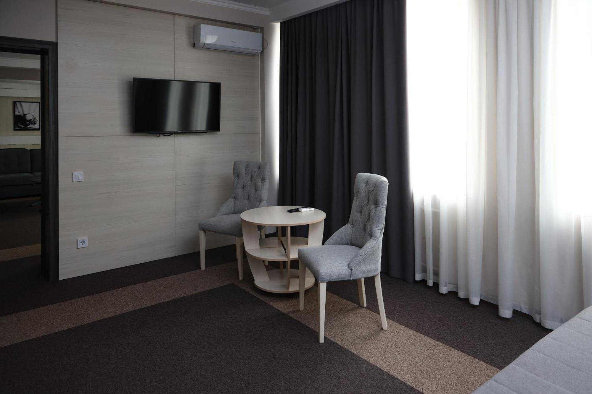Meridian Karaganda Ngoại thất bức ảnh
