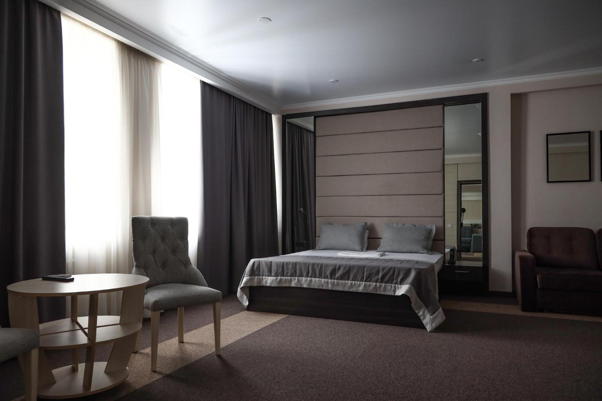 Meridian Karaganda Ngoại thất bức ảnh