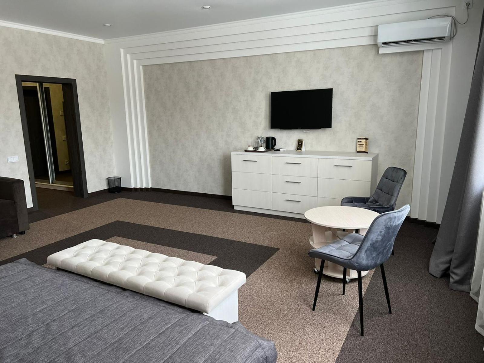 Meridian Karaganda Ngoại thất bức ảnh