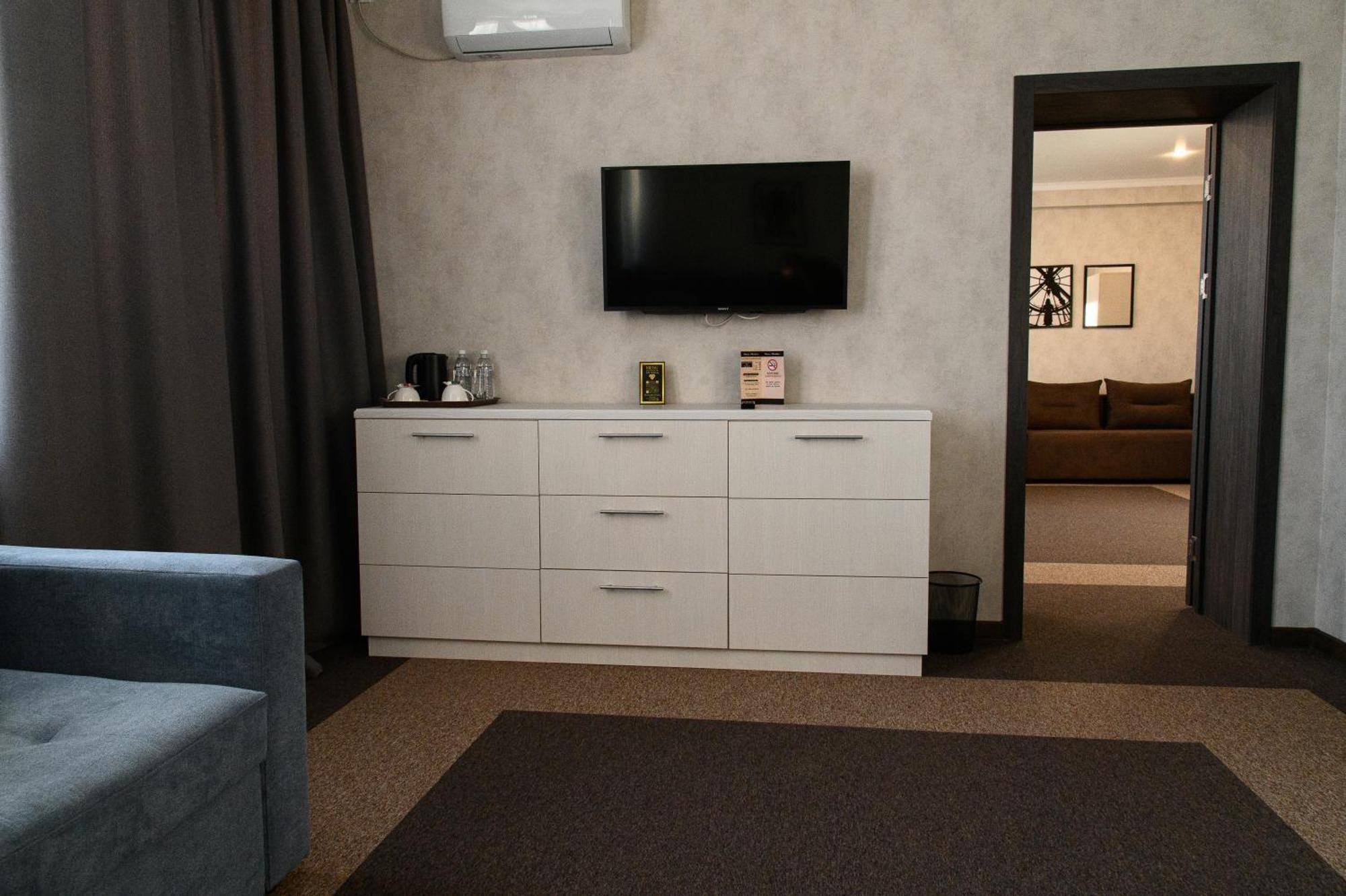 Meridian Karaganda Ngoại thất bức ảnh