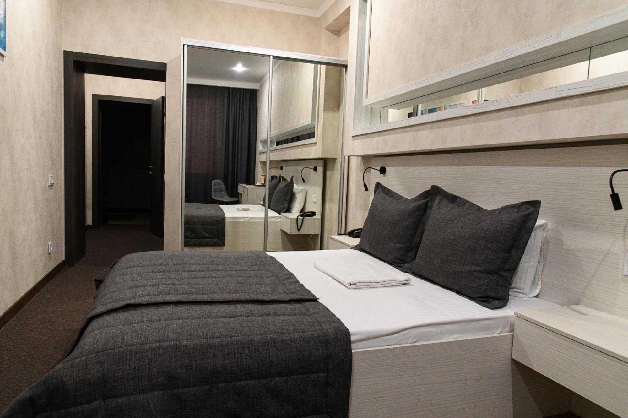 Meridian Karaganda Ngoại thất bức ảnh