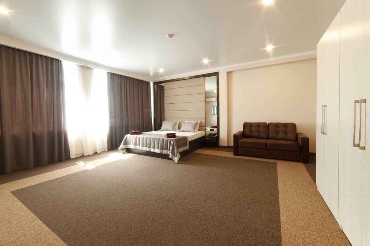 Meridian Karaganda Ngoại thất bức ảnh