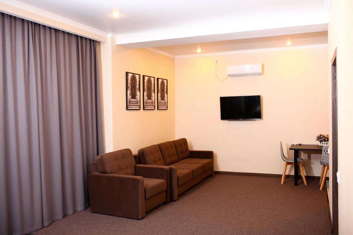 Meridian Karaganda Ngoại thất bức ảnh