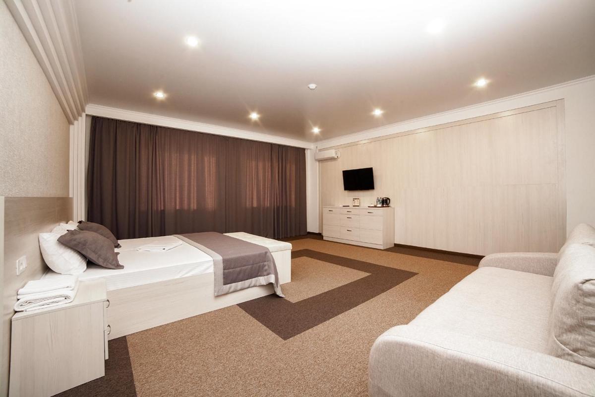 Meridian Karaganda Ngoại thất bức ảnh